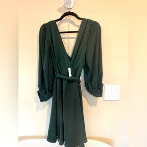 Dark green v-neck Banana Republic tie-waist mini dress, size 14